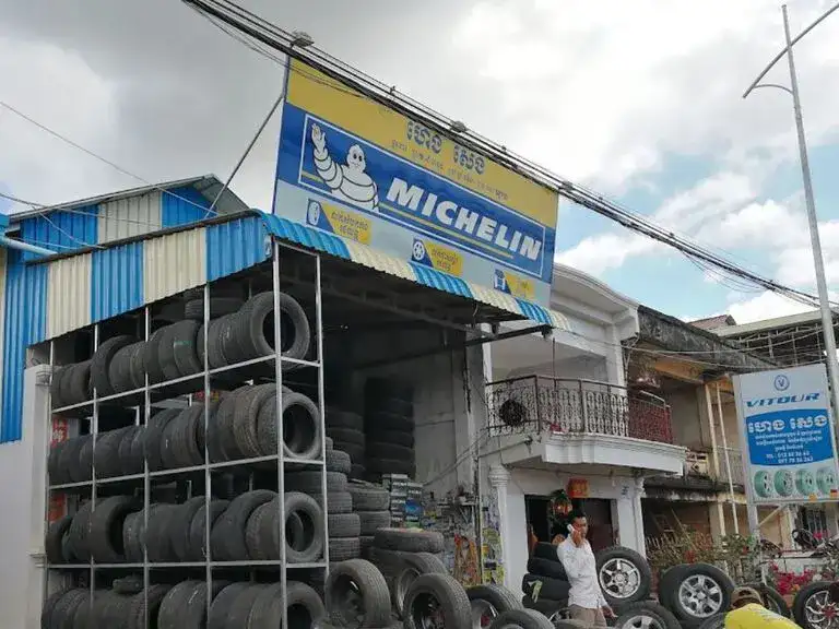 Cửa hàng lốp xe Heng Seng
